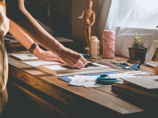How to make money from a side hustle